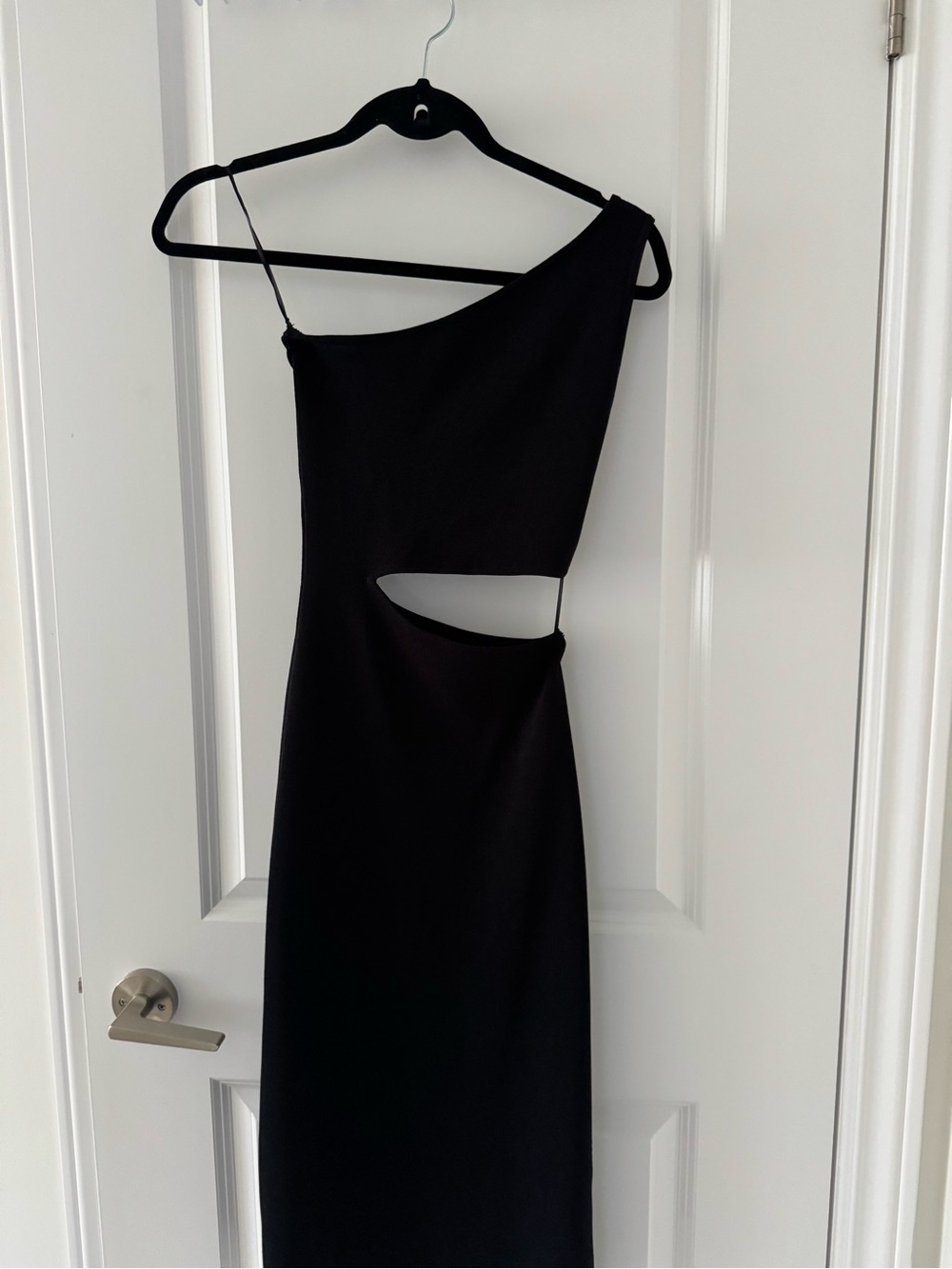 OAK + FORT Black One-Shoulder Cutout Midi Dress